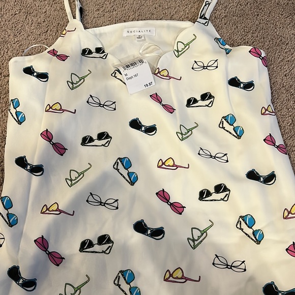 Scalloped neckline spaghetti strap tank top from Nordstrom Rack size M - Picture 3 of 4